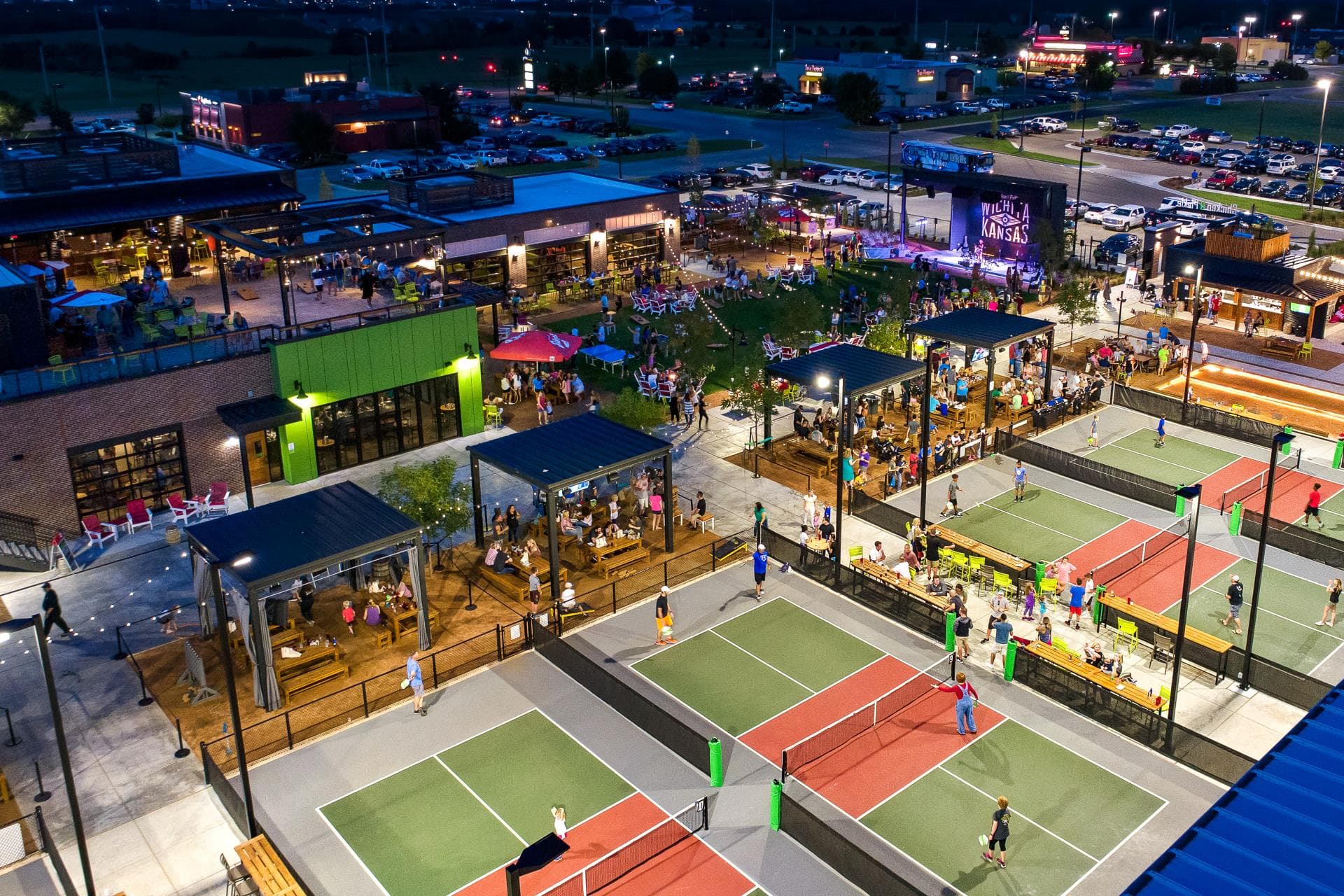 Chicken N Pickle - Grapevine pickleball courts