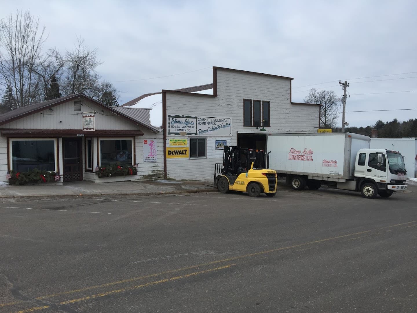 Stone Lake Indoor on 1st Street pickleball courts
