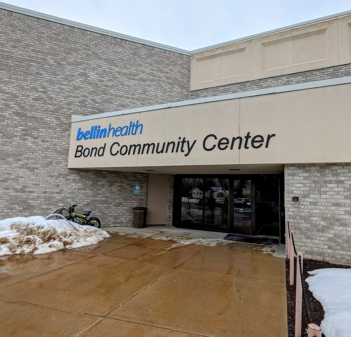 Bond Community Center pickleball courts