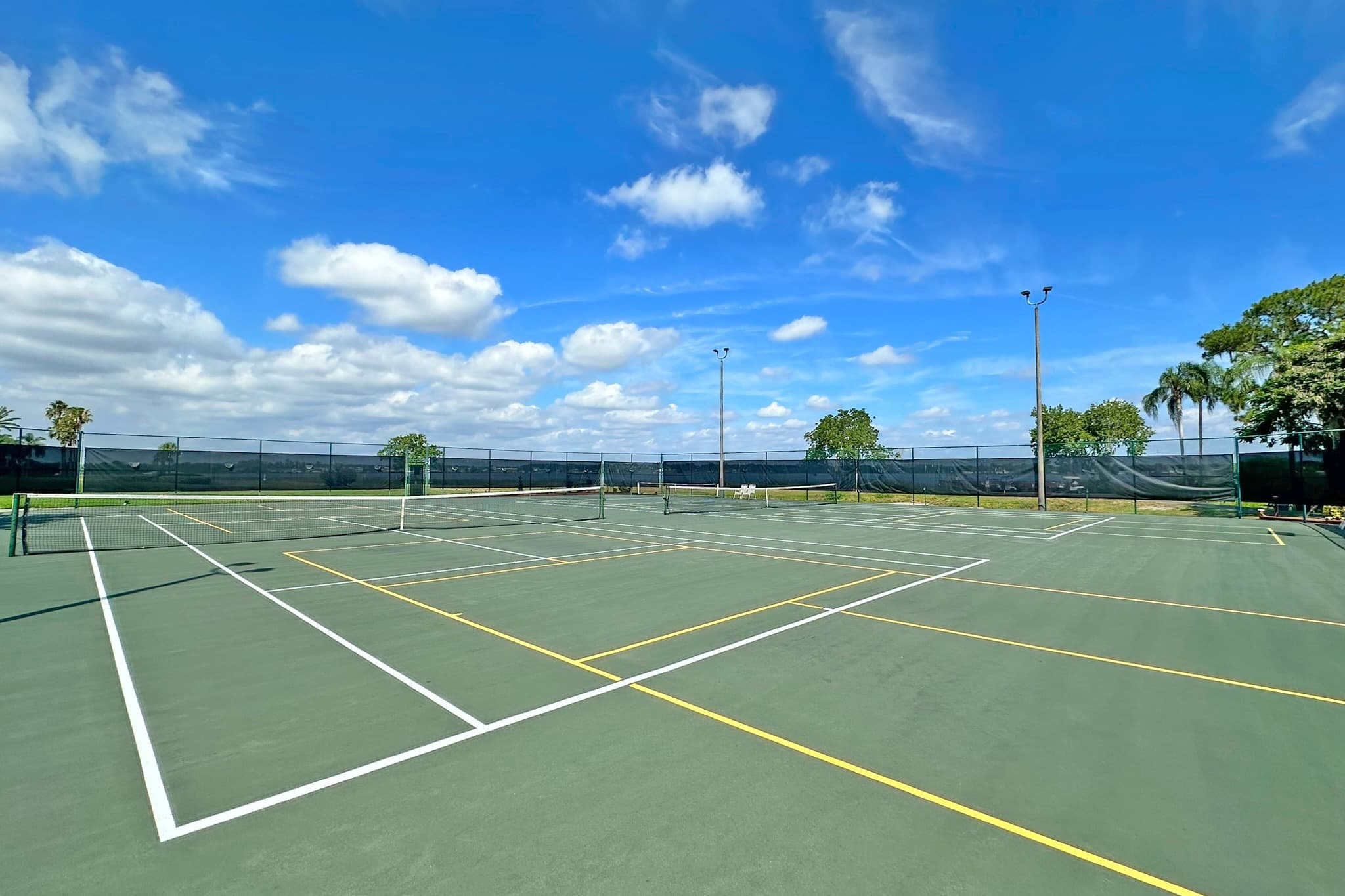 Four Lakes Golf Club pickleball courts