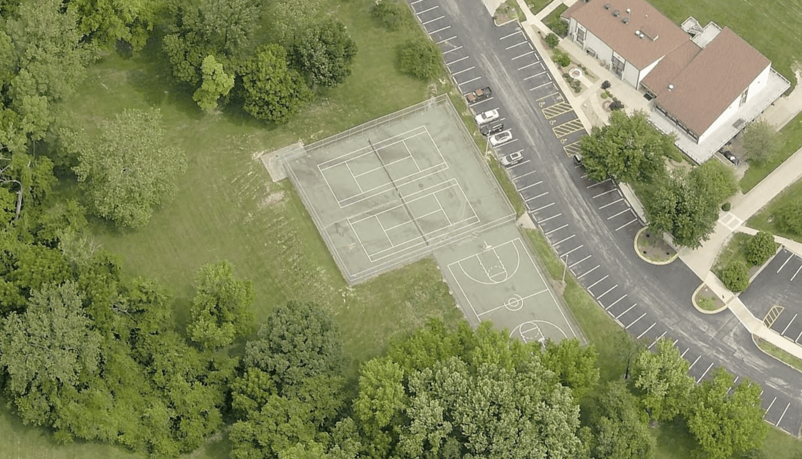 Southern Illinois University Edwardsville pickleball courts