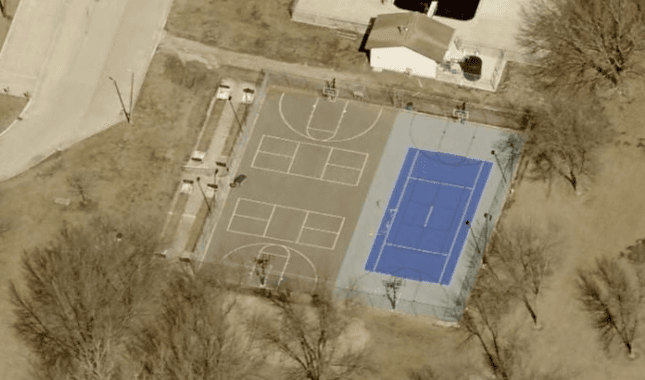 Lake Park City Park pickleball courts