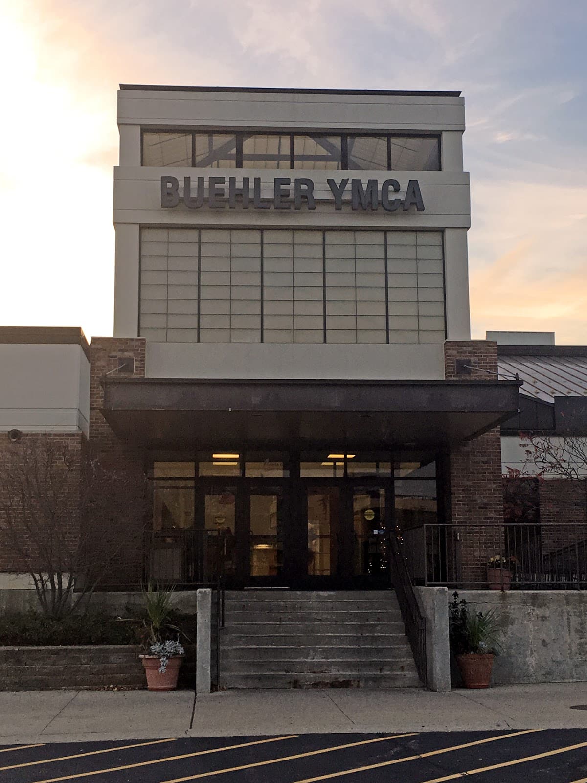 Buehler YMCA pickleball courts