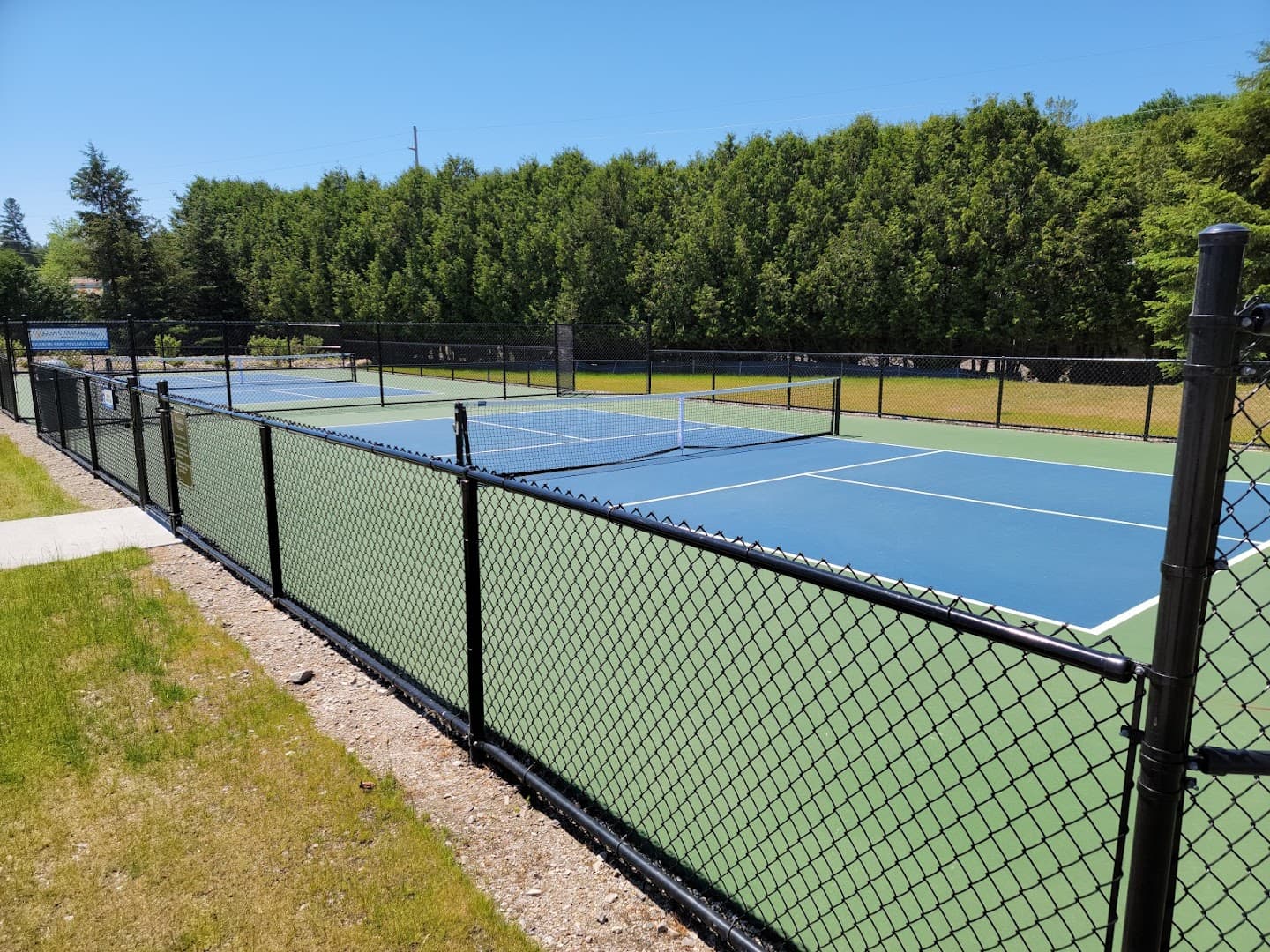 Riverbend Park in Petoskey pickleball courts