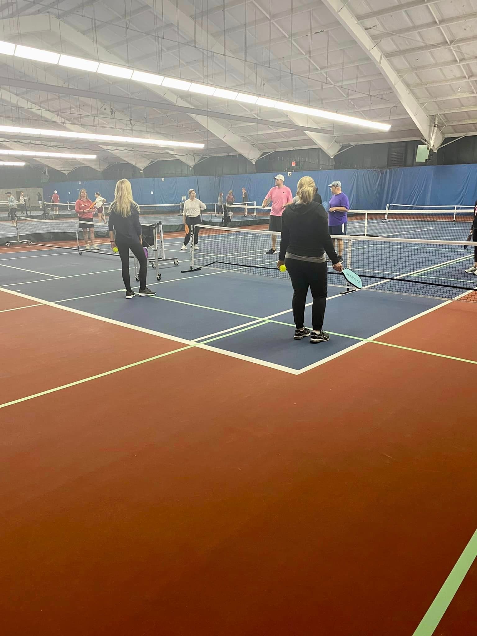 Fore Court Racquet & Fitness pickleball courts