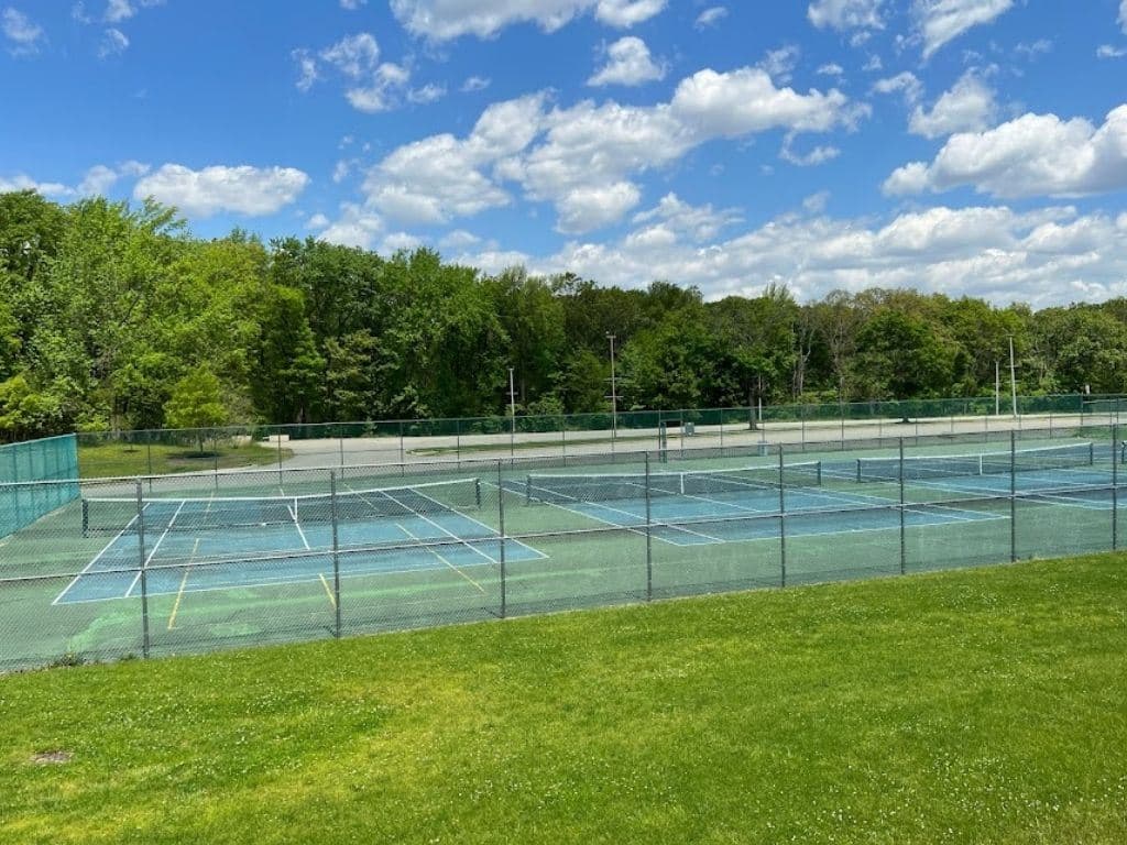Hazlet Tennis Club pickleball courts