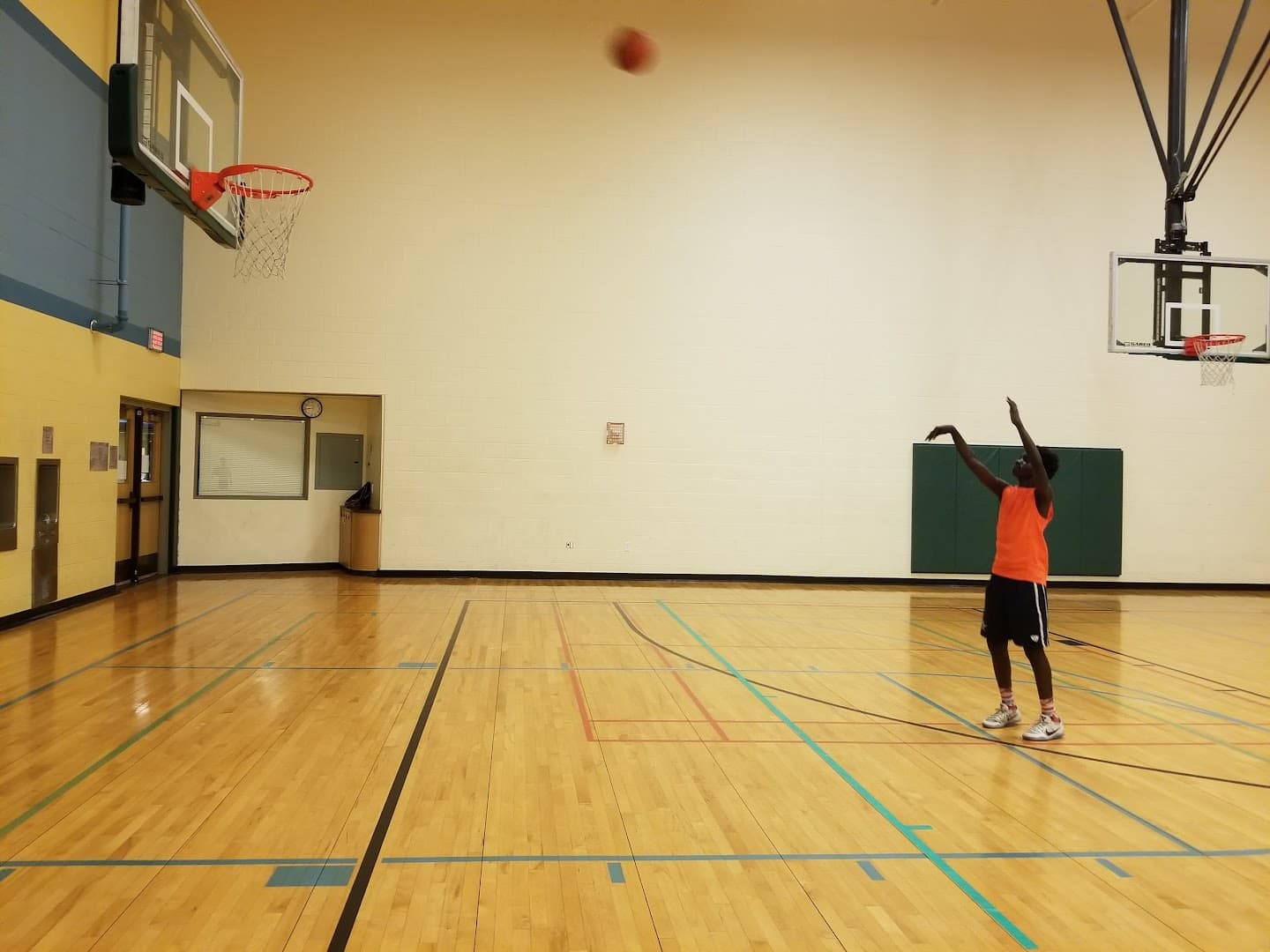 Huffhines Recreation Center pickleball courts