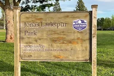 Jonas Larkspur Park pickleball courts