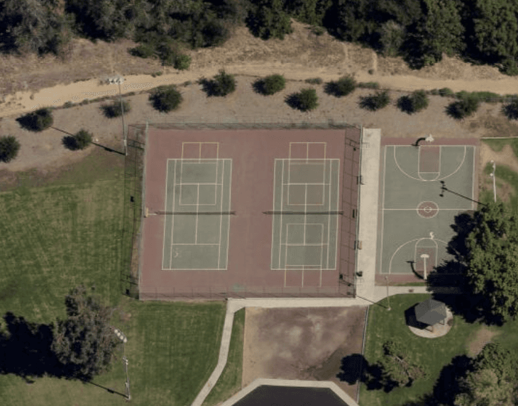 Avenue I Park pickleball courts