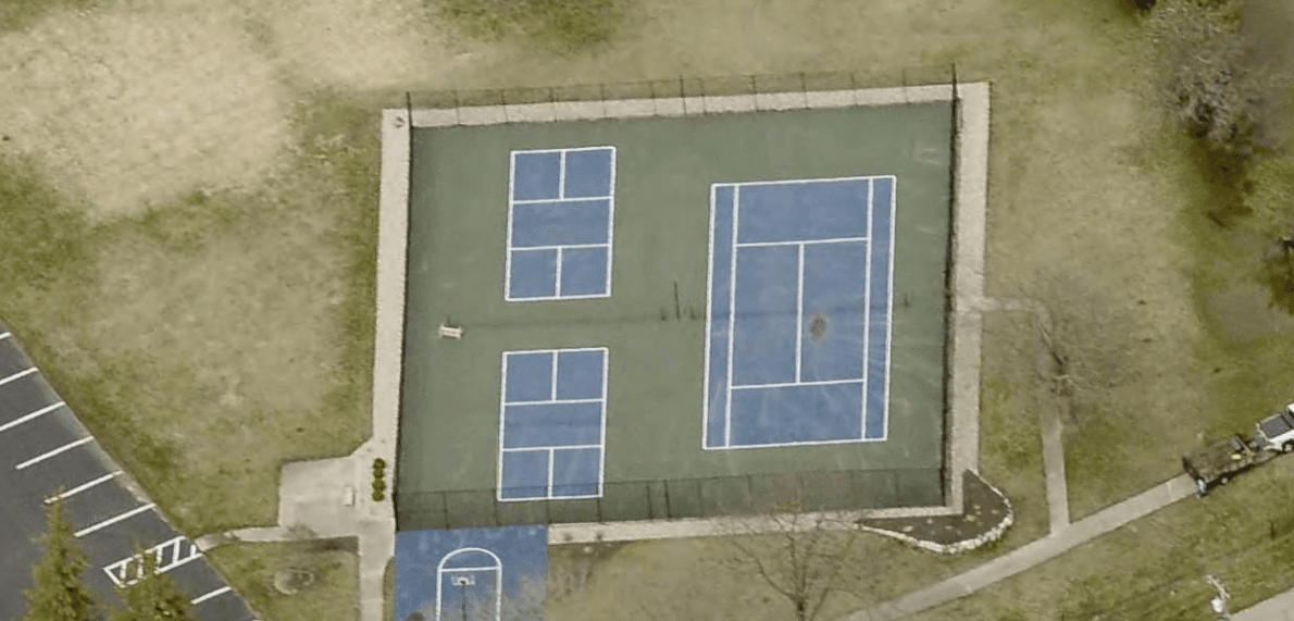 Wawasee Airport pickleball courts