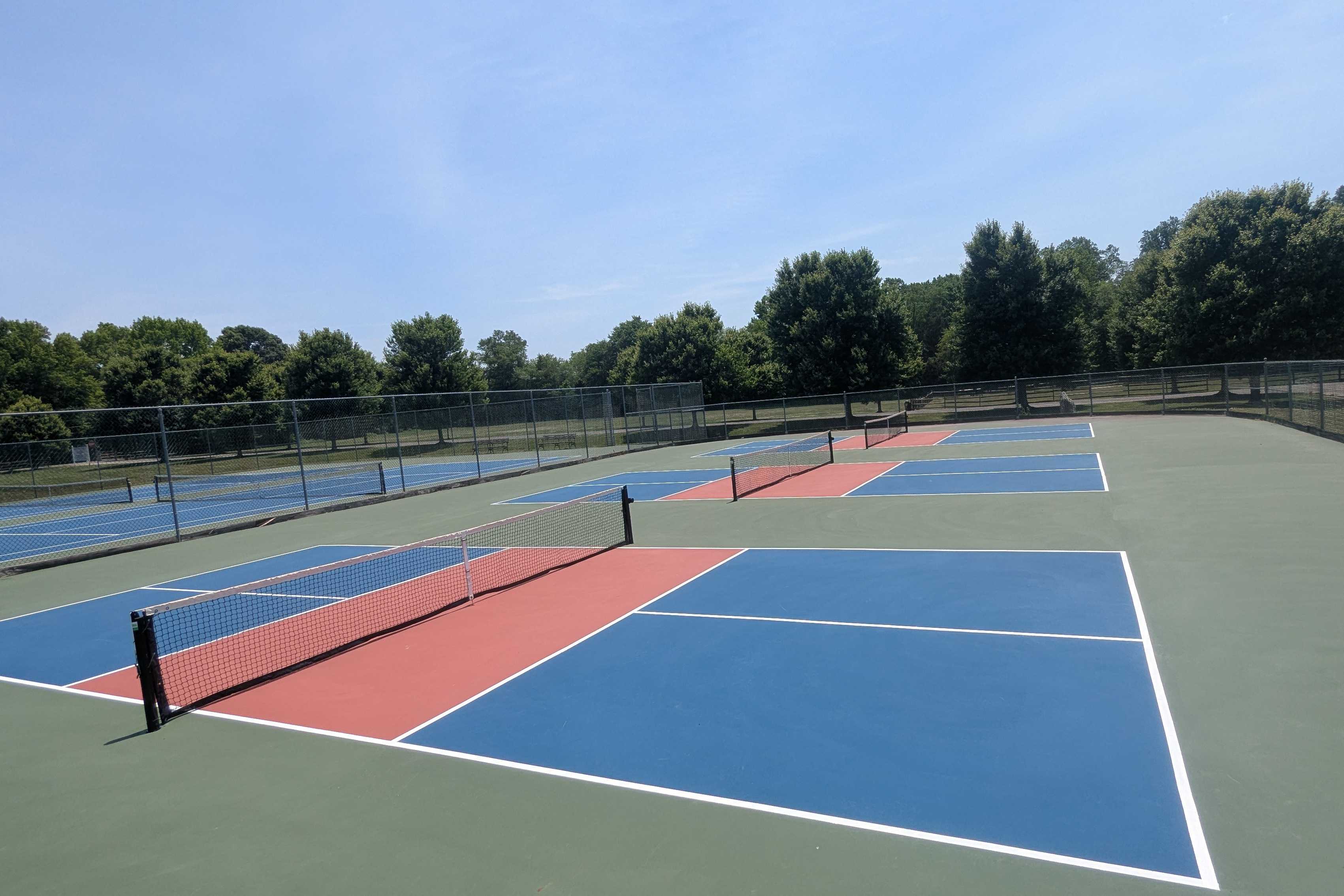 Stewart Park pickleball courts