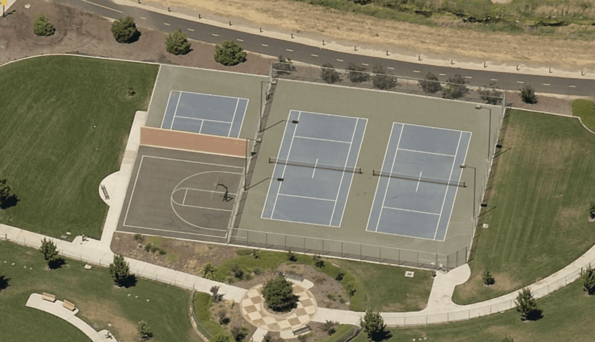 Valley Oak Park pickleball courts