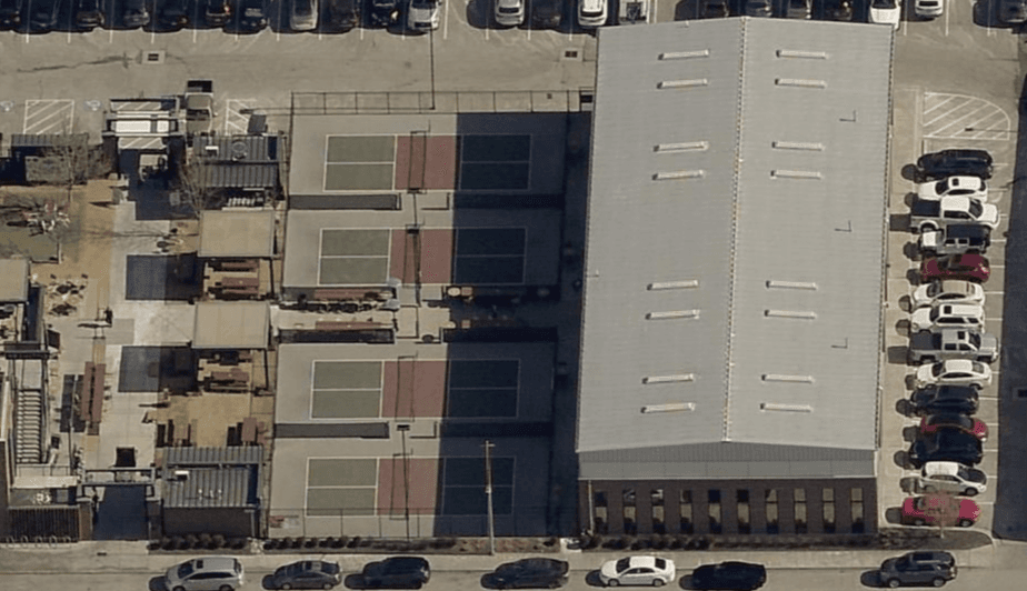 Chicken N Pickle - Kansas City pickleball courts