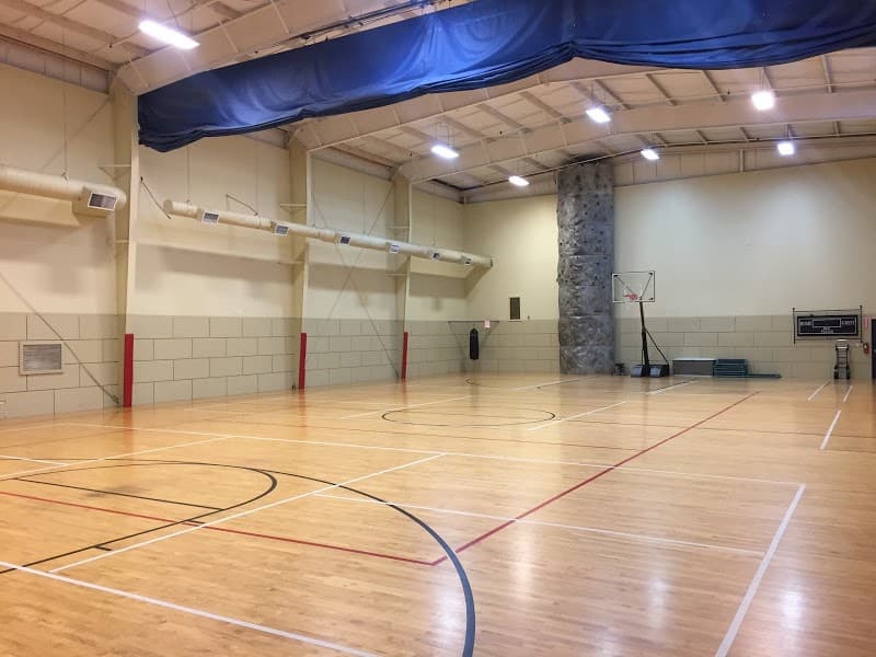 Gold’s Gym Camas pickleball courts