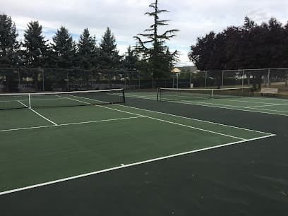 Oak Harbor Park pickleball courts